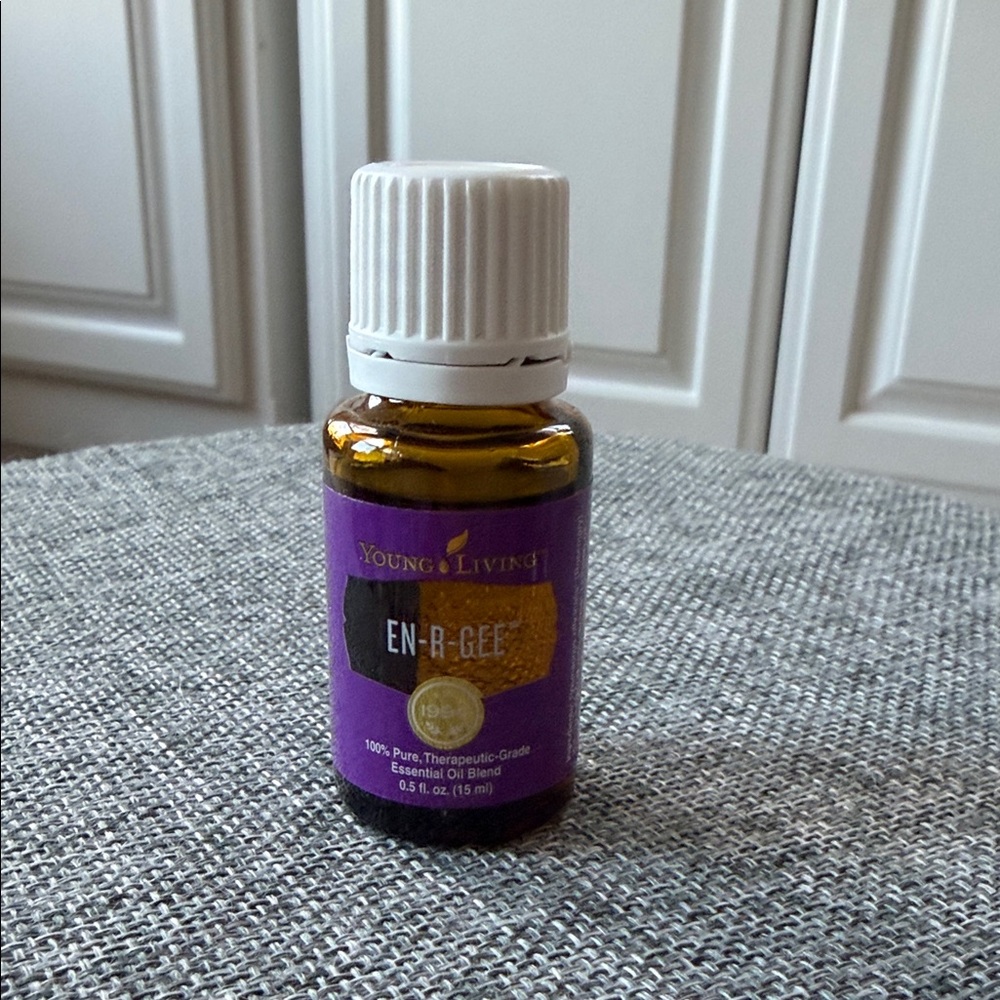 Young Living 15ml EN-R-GEE Essential Oil - Purple and White